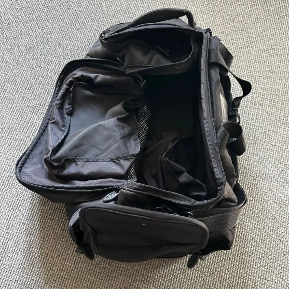 Tumi duffle bag
